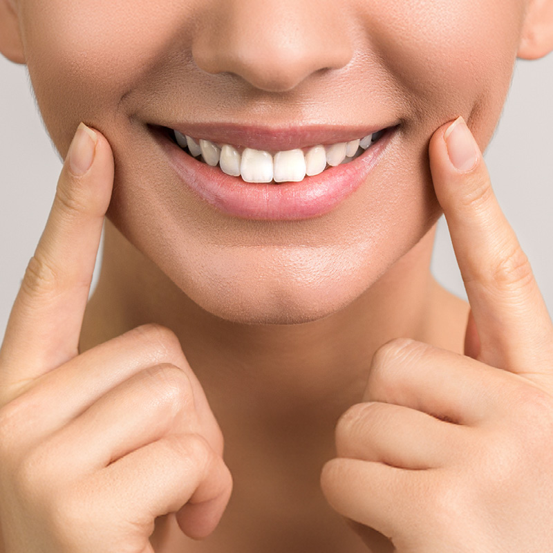 Femme souriant